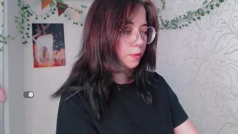 Snapshot of emmae__ chatting on September 18, 2025, 5:31 am Emma online show from September 18, 2025, 5:31 am