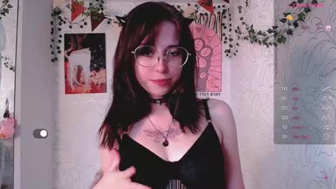 Snapshot of emmae__ chatting on November 8, 2025, 5:40 am Emma online show from November 8, 2025, 5:40 am