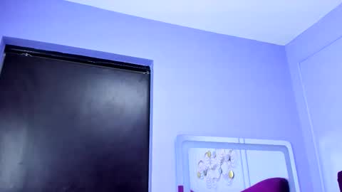 Snapshot of emmaebony_ chatting on November 14, 2025, 10:25 am emmaebony_ online show from November 14, 2025, 10:25 am