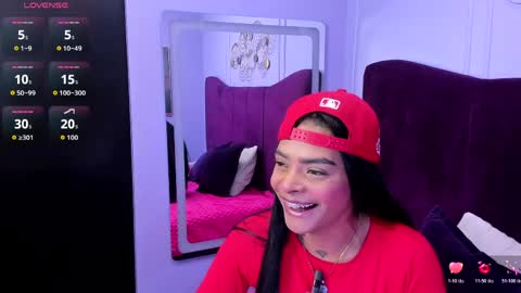 emmaebony_ online show from April 27, 2026, 12:58 pm
