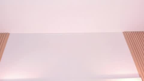emmaespencer  online show from April 24, 2026, 11:29 pm