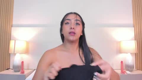 emmaespencer  online show from April 25, 2026, 1:41 pm
