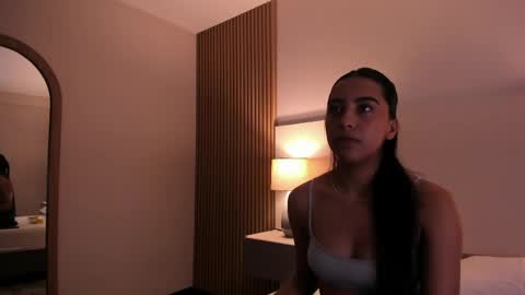 emmaespencer  online show from April 29, 2026, 11:14 am