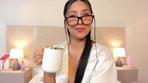 Snapshot of emmaespencer chatting on June 19, 2026, 11:30 pm emmaespencer online show from June 19, 2026, 11:30 pm