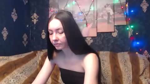 EmmaGoldX online show from March 5, 2025, 9:49 am