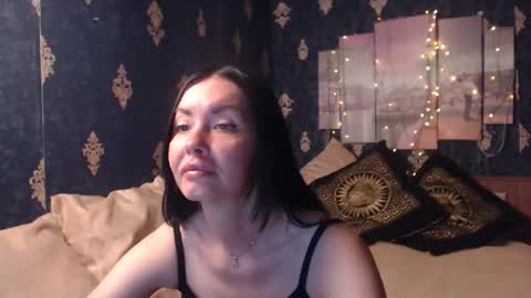 EmmaGoldX online show from October 28, 2025, 9:46 am