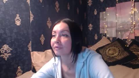 EmmaGoldX online show from October 30, 2025, 9:00 am