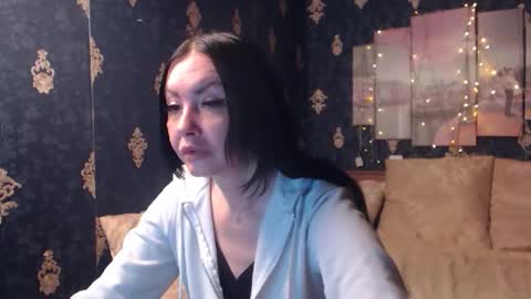 EmmaGoldX online show from November 10, 2025, 11:31 am