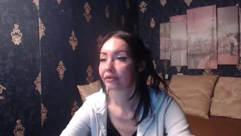 EmmaGoldX online show from November 22, 2025, 7:40 am