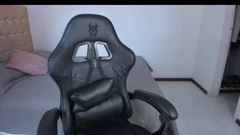 Jennifer online show from December 6, 2024, 9:13 pm