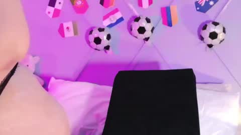  Emma  online show from July 11, 2026, 4:04 am