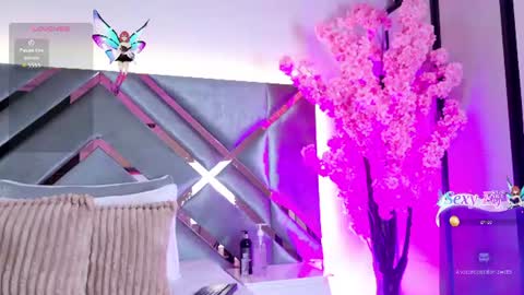 Snapshot of emmalove01 chatting on June 10, 2026, 2:34 am emmalove01 online show from June 10, 2026, 2:34 am