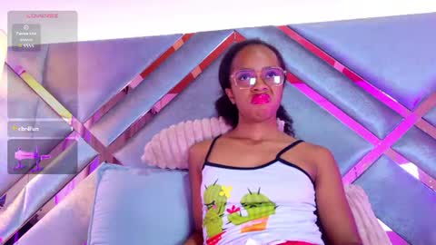 Snapshot of emmalove01 chatting on July 28, 2026, 1:56 am emmalove01 online show from July 28, 2026, 1:56 am