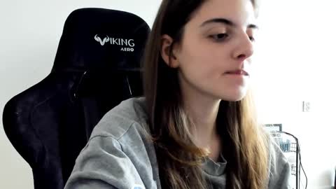 Snapshot of emmamon chatting on March 26, 2026, 10:32 am Emma online show from March 26, 2026, 10:32 am