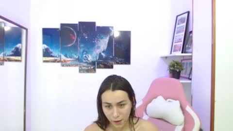 Snapshot of emmamyers_ chatting on February 26, 2025, 4:36 am Emma online show from February 26, 2025, 4:36 am