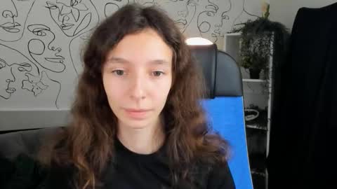 Snapshot of emmanuellbrown chatting on October 17, 2025, 1:25 pm emmanuellbrown online show from October 17, 2025, 1:25 pm