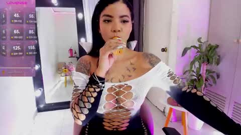 Emma Russell online show from September 27, 2025, 10:48 pm