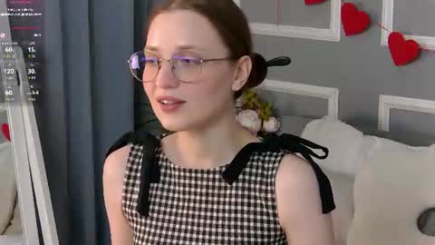 Snapshot of emmasagge chatting on June 15, 2026, 6:48 am Emma online show from June 15, 2026, 6:48 am