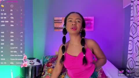 Snapshot of emmasmith06 chatting on October 3, 2025, 5:43 pm Emma online show from October 3, 2025, 5:43 pm