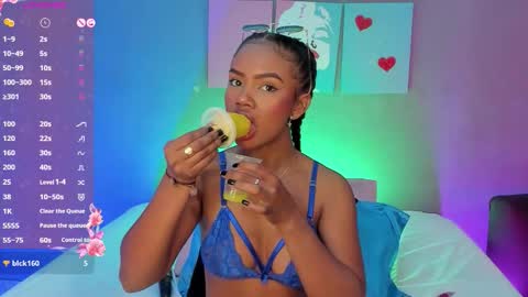 Snapshot of emmasmith06 chatting on November 19, 2025, 6:08 pm Emma online show from November 19, 2025, 6:08 pm