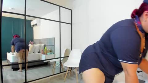  Emma  online show from November 7, 2025, 1:38 am