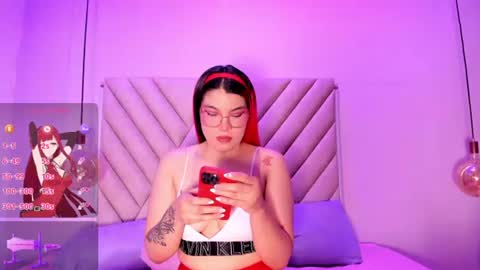 Snapshot of emmaswift1 chatting on July 2, 2026, 12:43 am Emma online show from July 2, 2026, 12:43 am