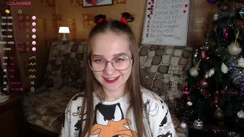 Snapshot of emmatiny chatting on December 13, 2024, 1:44 pm Mia online show from December 13, 2024, 1:44 pm