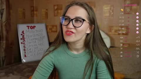 Snapshot of emmatiny chatting on March 8, 2025, 12:41 pm Mia online show from March 8, 2025, 12:41 pm