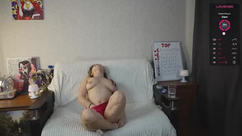 Snapshot of emmatiny chatting on September 18, 2025, 2:35 am Mia online show from September 18, 2025, 2:35 am