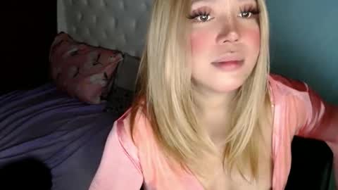 YourDreamGirl Emma  online show from October 28, 2025, 3:54 am