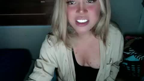 YourDreamGirl Emma  online show from December 3, 2025, 1:42 pm