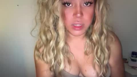 YourDreamGirl Emma  online show from February 19, 2026, 12:23 pm