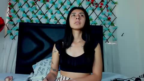 Snapshot of emmawillliams chatting on March 2, 2025, 5:04 pm Emma online show from March 2, 2025, 5:04 pm