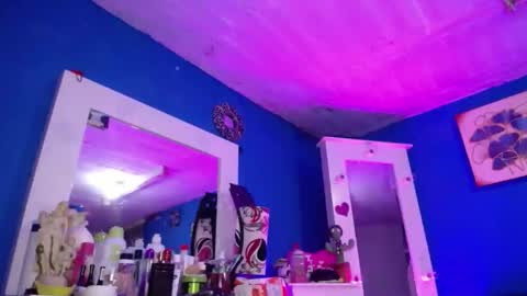 Snapshot of emmaxx7 chatting on November 21, 2025, 2:49 pm Emma online show from November 21, 2025, 2:49 pm