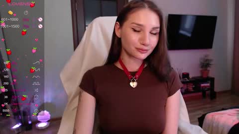 Snapshot of emmiclo chatting on November 5, 2025, 9:09 am Emily online show from November 5, 2025, 9:09 am