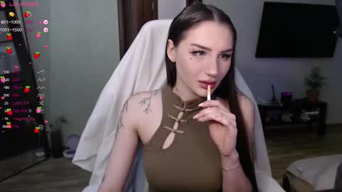 Snapshot of emmiclo chatting on November 22, 2025, 4:22 am Emily online show from November 22, 2025, 4:22 am