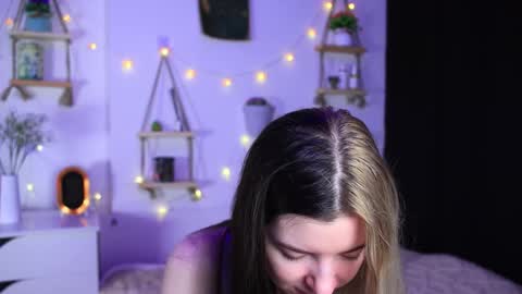 Snapshot of emmie_everly chatting on October 10, 2025, 7:13 pm emmie_everly online show from October 10, 2025, 7:13 pm