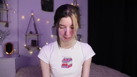 Snapshot of emmie_everly chatting on October 23, 2025, 7:23 pm emmie_everly online show from October 23, 2025, 7:23 pm