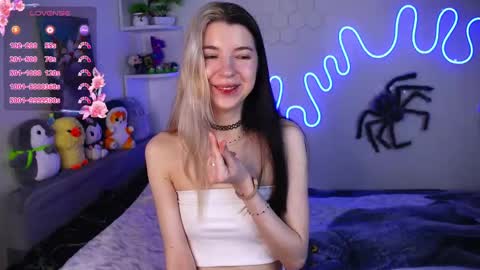 emmie_everly online show from April 30, 2026, 7:53 pm