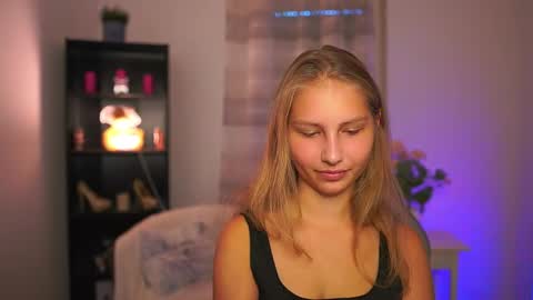 Snapshot of emmie_murray chatting on October 18, 2025, 2:29 pm Emmie online show from October 18, 2025, 2:29 pm