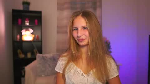 Snapshot of emmie_murray chatting on November 19, 2025, 2:17 pm Emmie online show from November 19, 2025, 2:17 pm