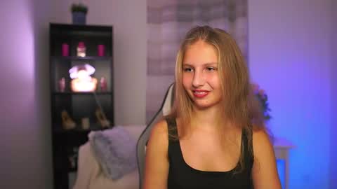 Snapshot of emmie_murray chatting on November 21, 2025, 7:23 pm Emmie online show from November 21, 2025, 7:23 pm