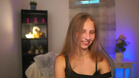 Snapshot of emmie_murray chatting on May 21, 2026, 2:13 pm Emmie online show from May 21, 2026, 2:13 pm