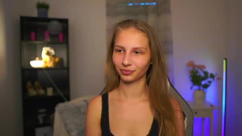 Snapshot of emmie_murray chatting on June 7, 2026, 1:37 pm Emmie online show from June 7, 2026, 1:37 pm