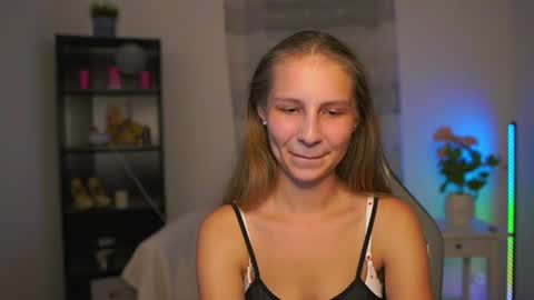 Snapshot of emmie_murray chatting on June 17, 2026, 7:04 pm Emmie online show from June 17, 2026, 7:04 pm