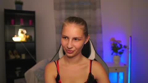 Snapshot of emmie_murray chatting on June 18, 2026, 6:45 pm Emmie online show from June 18, 2026, 6:45 pm