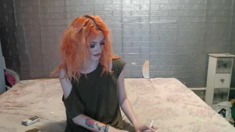 Snapshot of emmily000 chatting on August 5, 2026, 8:17 am Emmily000 online show from August 5, 2026, 8:17 am