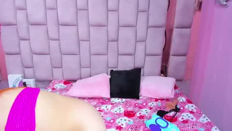 EmmilyWalker online show from October 31, 2025, 9:32 am