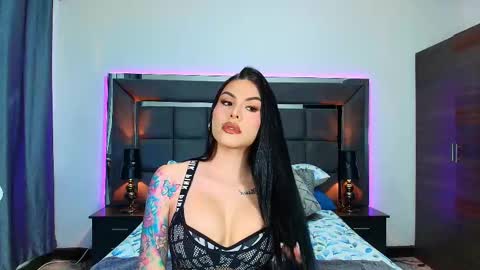 Emmily Santibaez online show from March 9, 2025, 1:15 pm