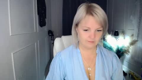 emmmam online show from April 25, 2026, 3:42 pm